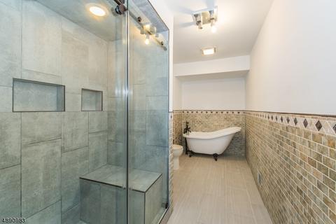 2 Bowfell Ct, Wayne, NJ 07470 photo 20