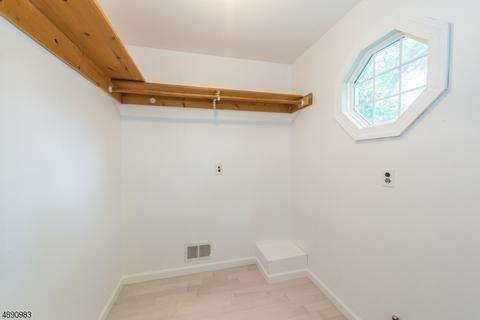 2 Bowfell Ct, Wayne, NJ 07470 photo 3