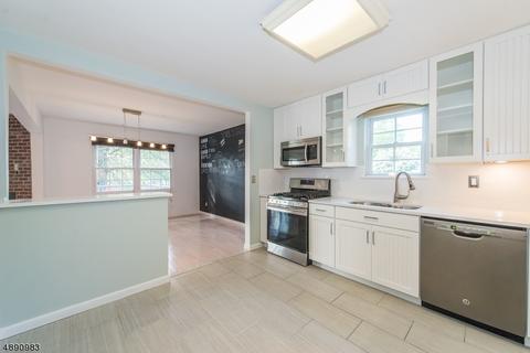 2 Bowfell Ct, Wayne, NJ 07470 photo 7