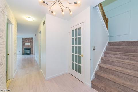 2 Bowfell Ct, Wayne, NJ 07470 photo 4