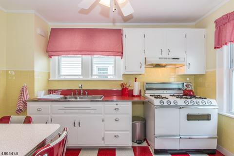 26 Baldwin Pl, Belleville, NJ 07109 photo 7