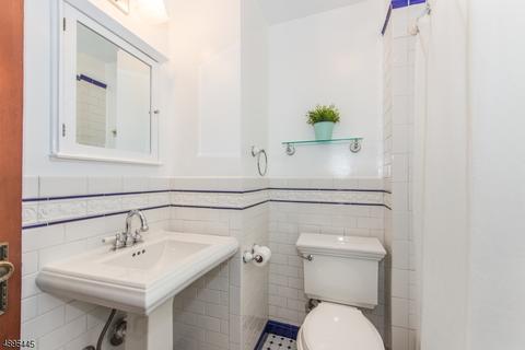 26 Baldwin Pl, Belleville, NJ 07109 photo 12