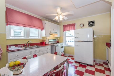 26 Baldwin Pl, Belleville, NJ 07109 photo 8