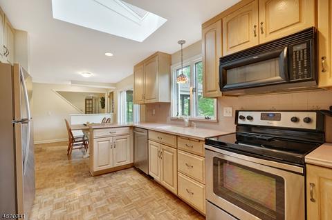 379 Summit Rd, Mountainside, NJ 07092 photo 13