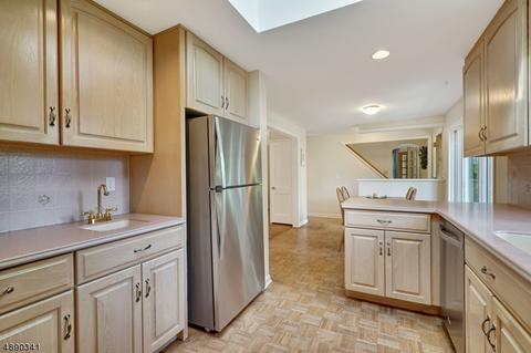 379 Summit Rd, Mountainside, NJ 07092 photo 12