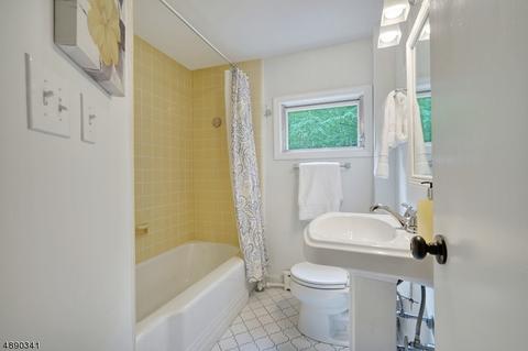 379 Summit Rd, Mountainside, NJ 07092 photo 19