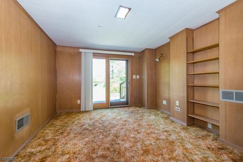 9 Larkspur Rd, Wayne, NJ 07470 photo 4