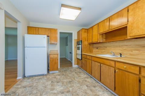 9 Larkspur Rd, Wayne, NJ 07470 photo 8