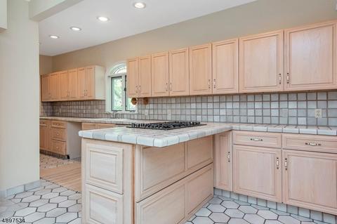 101 Undercliff Rd, Montclair, NJ 07042 photo 15