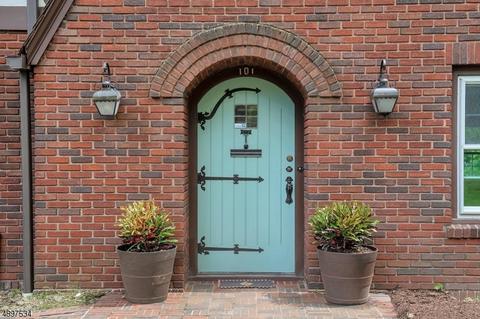101 Undercliff Rd, Montclair, NJ 07042 photo 2