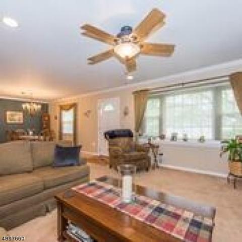 27 Lyon Rd, Waldwick, NJ 07463 photo 2