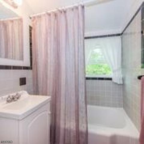 27 Lyon Rd, Waldwick, NJ 07463 photo 16