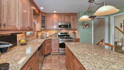 11 Stanford Pl, Wayne, NJ 07470 photo 9