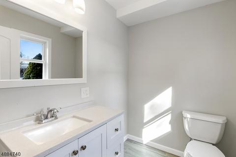 24 Kievit Rd, Wayne, NJ 07470 photo 7