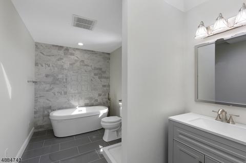 24 Kievit Rd, Wayne, NJ 07470 photo 15