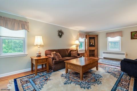 199 W Oak St, Bernards, NJ 07920 photo 3