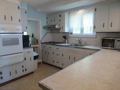 438 Fairfield Rd, Wayne, NJ 07470 photo 3