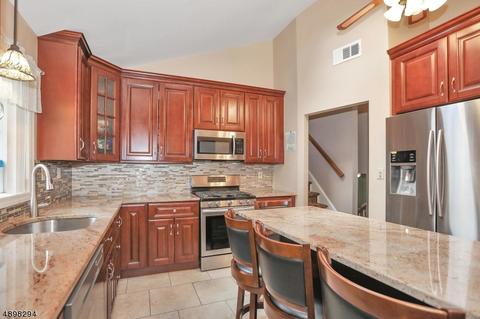 366 Ratzer Rd, Wayne, NJ 07470 photo 5