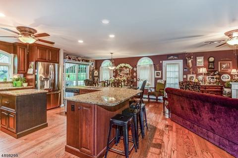 18 Cherrywood Dr, Wayne, NJ 07470 photo 5
