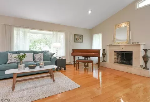 5 Crestview Ct, Montclair, NJ 07042 photo 5