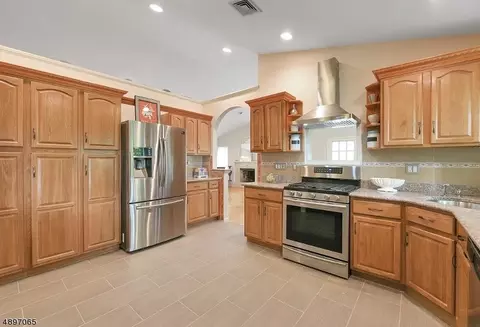 5 Crestview Ct, Montclair, NJ 07042 photo 10