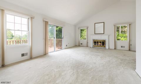 8 Oriole Dr, Hackettstown, NJ 07840 photo 4