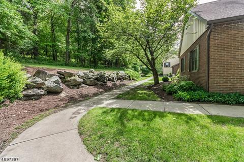 8 Oriole Dr, Hackettstown, NJ 07840 photo 3
