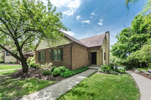 8 Oriole Dr, Hackettstown, NJ 07840 photo 2