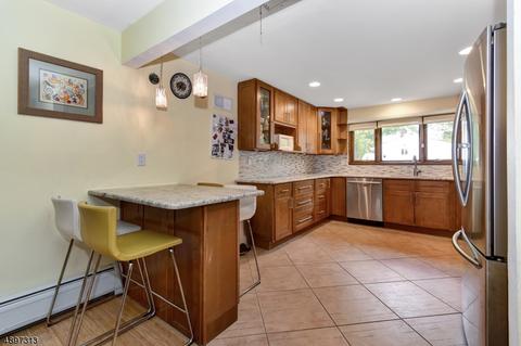137 Laurel Dr, Springfield, NJ 07081 photo 4