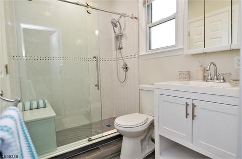 418 Devon St, Kearny, NJ 07032 photo 15