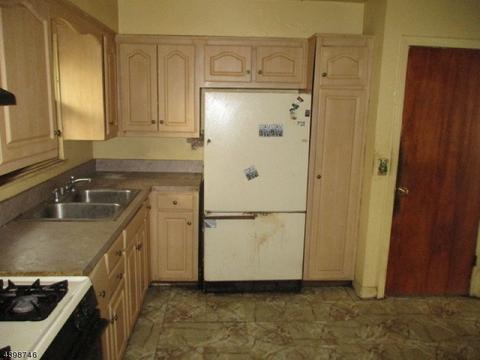 157 Hamilton Rd, Teaneck, NJ 07666 photo 5