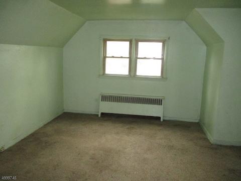 157 Hamilton Rd, Teaneck, NJ 07666 photo 10