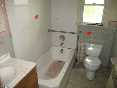 157 Hamilton Rd, Teaneck, NJ 07666 photo 6