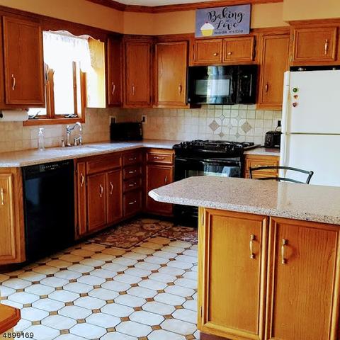 26 Garfield Rd, Wayne, NJ 07470 photo 2