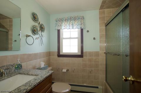 26 Garfield Rd, Wayne, NJ 07470 photo 6