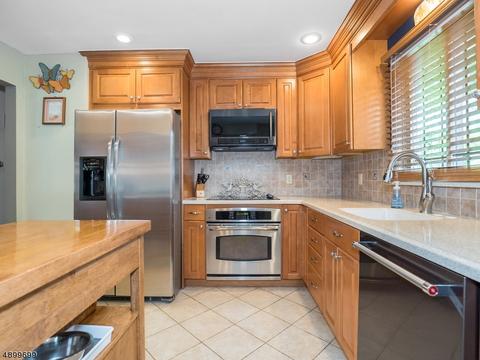27 North Rd, Wayne, NJ 07470 photo 4