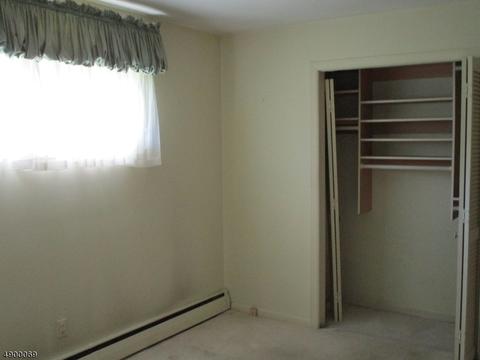 13 Lucas Ln, Wayne, NJ 07470 photo 6