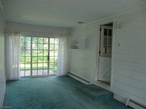 13 Lucas Ln, Wayne, NJ 07470 photo 4