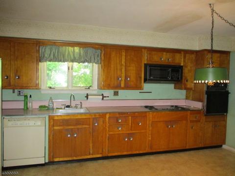13 Lucas Ln, Wayne, NJ 07470 photo 3
