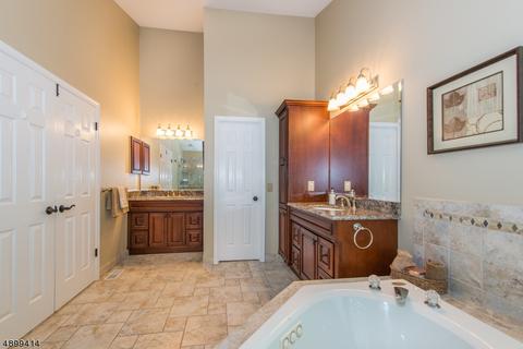 147 Warbler Dr, Wayne, NJ 07470 photo 17