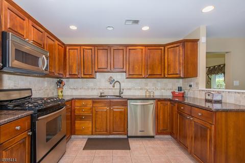 147 Warbler Dr, Wayne, NJ 07470 photo 10