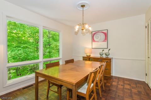 125 Hampton Dr, Berkeley Heights, NJ 07922 photo 5