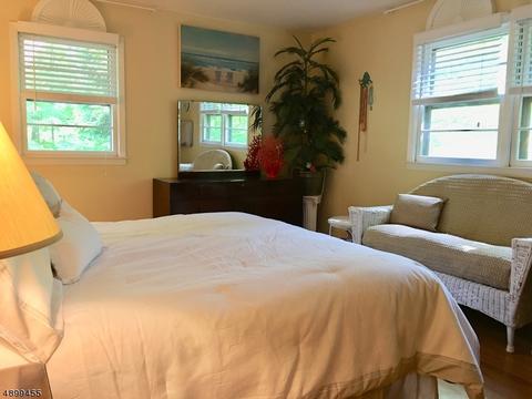 125 Hampton Dr, Berkeley Heights, NJ 07922 photo 10