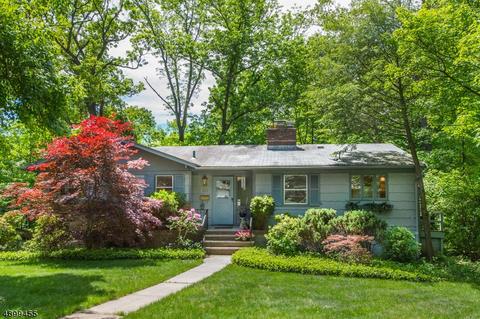 125 Hampton Dr, Berkeley Heights, NJ 07922 photo 1