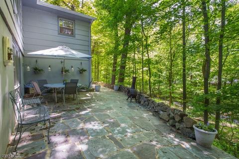 125 Hampton Dr, Berkeley Heights, NJ 07922 photo 2