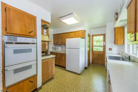 125 Hampton Dr, Berkeley Heights, NJ 07922 photo 16