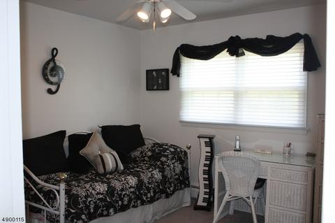 12 Mckernan Ct, Wayne, NJ 07470 photo 9