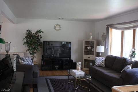 12 Mckernan Ct, Wayne, NJ 07470 photo 6
