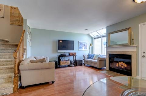 75 Ashley Ct, Bedminster, NJ 07921 photo 3