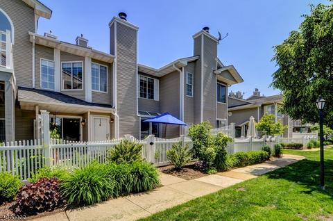 75 Ashley Ct, Bedminster, NJ 07921 photo 1